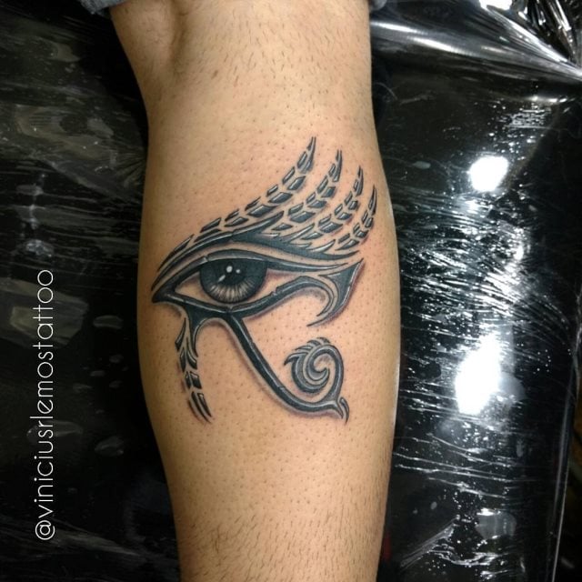 tattoo feminin oeil de ra horus 34