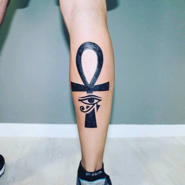 tattoo feminin oeil de ra horus 43