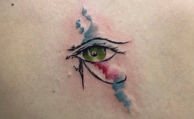 tattoo feminin oeil de ra horus 50