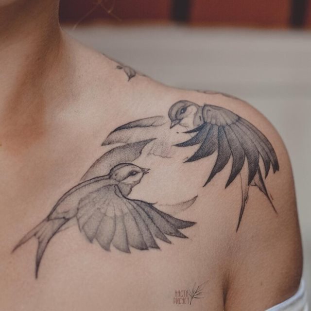 tattoo feminin oiseau 13