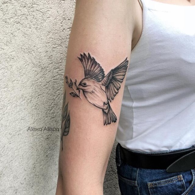tattoo feminin oiseau 24