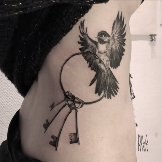 tattoo feminin oiseau 26