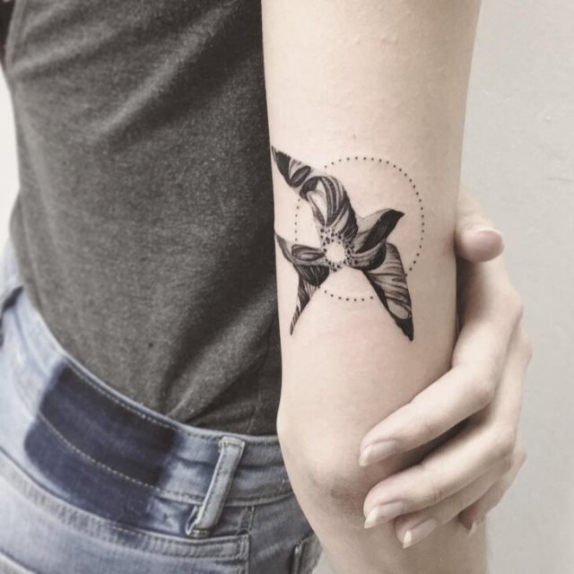 tattoo feminin oiseau 41