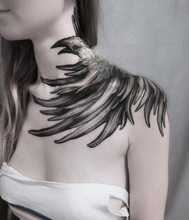 tattoo feminin oiseau 74
