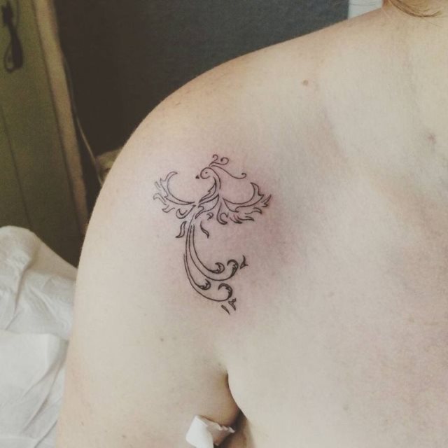 tattoo feminin phoenix 02