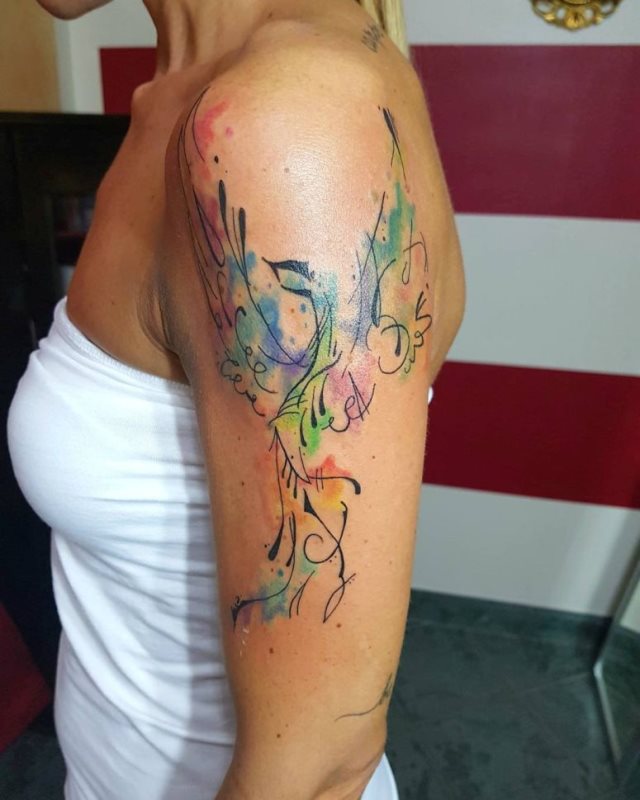 tattoo feminin phoenix 30