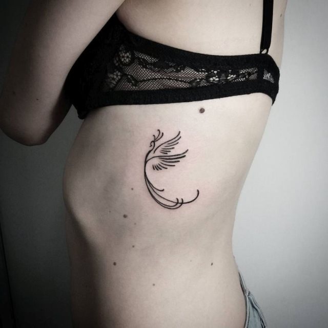 tattoo feminin phoenix 31