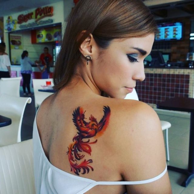 tattoo feminin phoenix 47