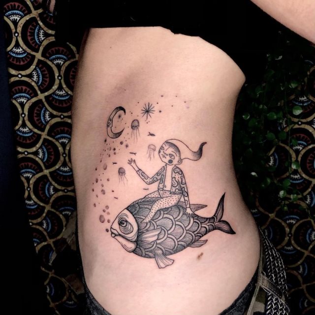 tattoo feminin poisson 04