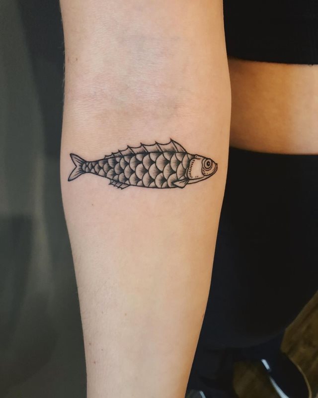 tattoo feminin poisson 22