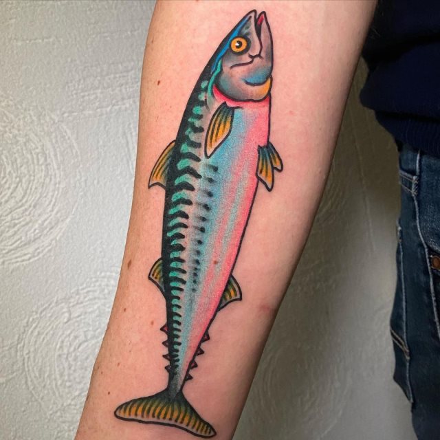 tattoo feminin poisson 29