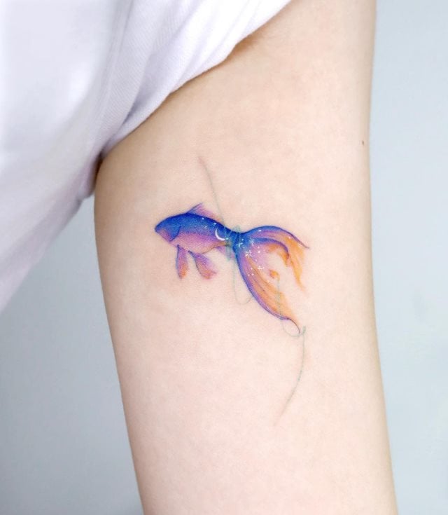 tattoo feminin poisson 40