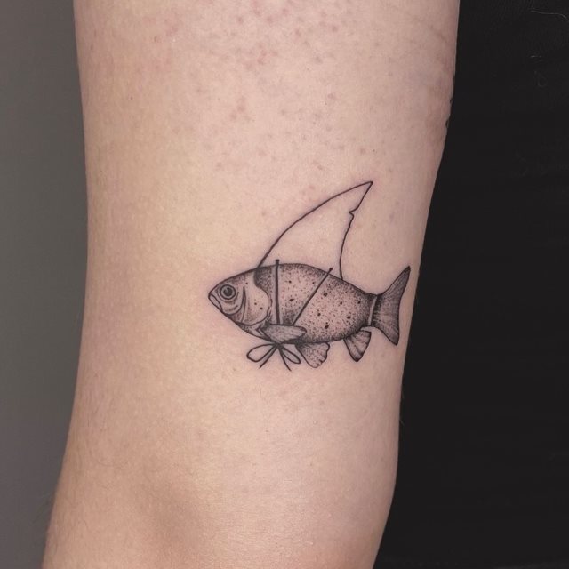 tattoo feminin poisson 41