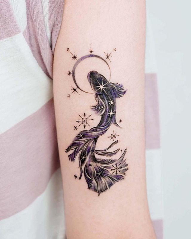 tattoo feminin poisson 78