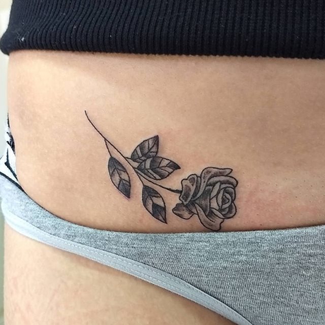 tattoo feminin pour aine 20