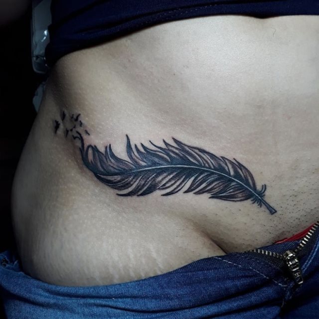 tattoo feminin pour aine 22