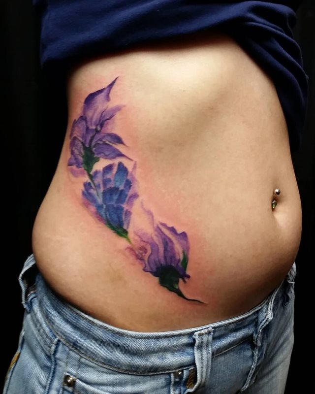 tattoo feminin pour bassin 31