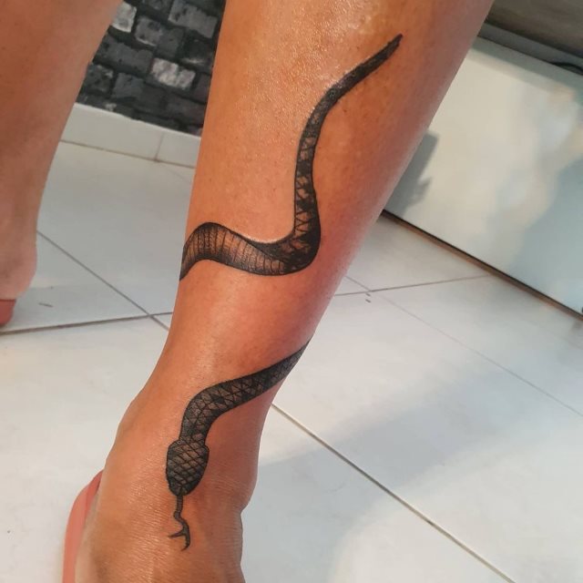 tattoo feminin pour cheville 18