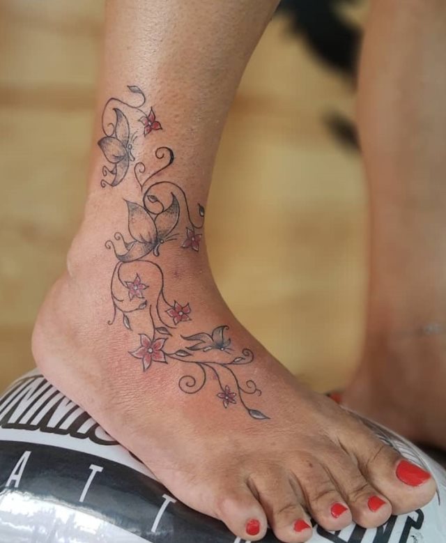 tattoo feminin pour cheville 61