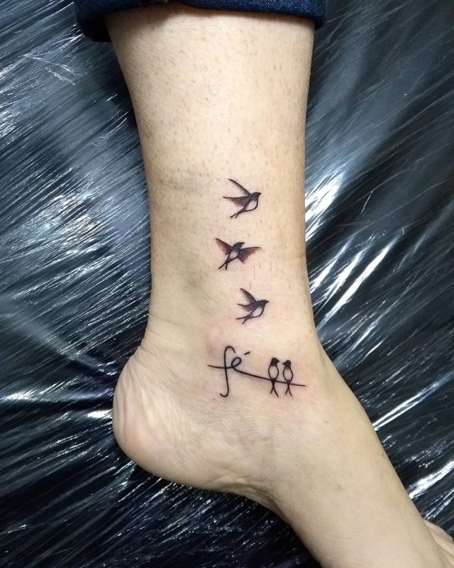 tattoo feminin pour cheville 71
