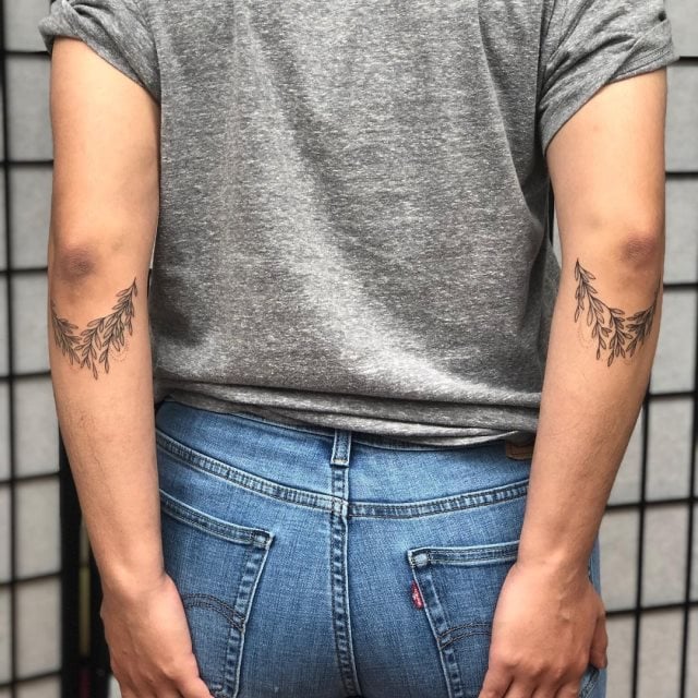 tattoo feminin pour coude 39