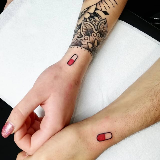 tattoo feminin pour couple 37