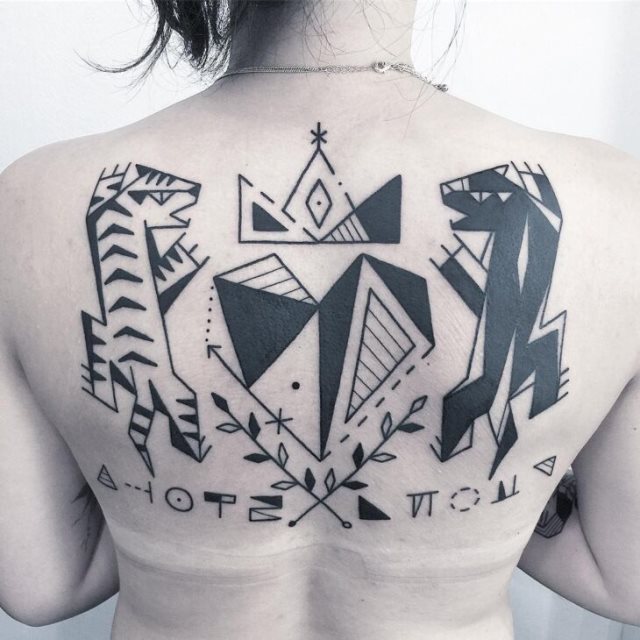 tattoo feminin pour dos 191