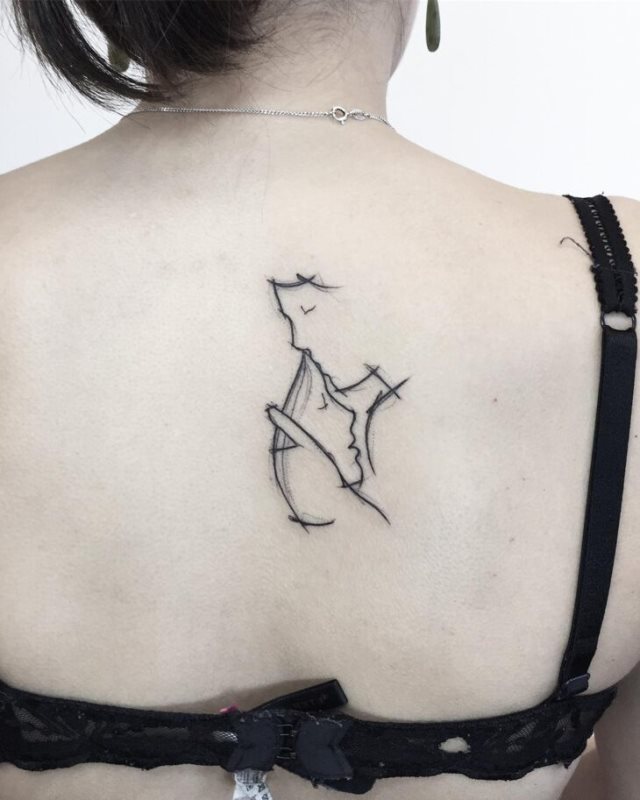 tattoo feminin pour dos 49