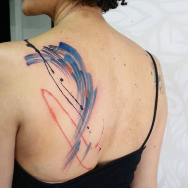 tattoo feminin pour dos 62