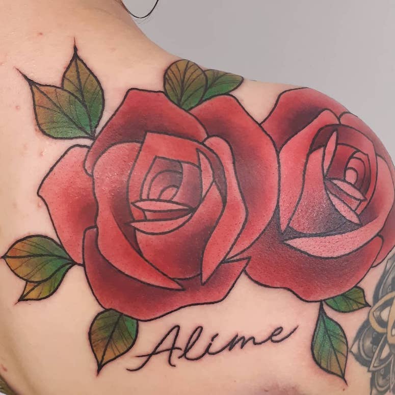 tattoo feminin pour epaule 119