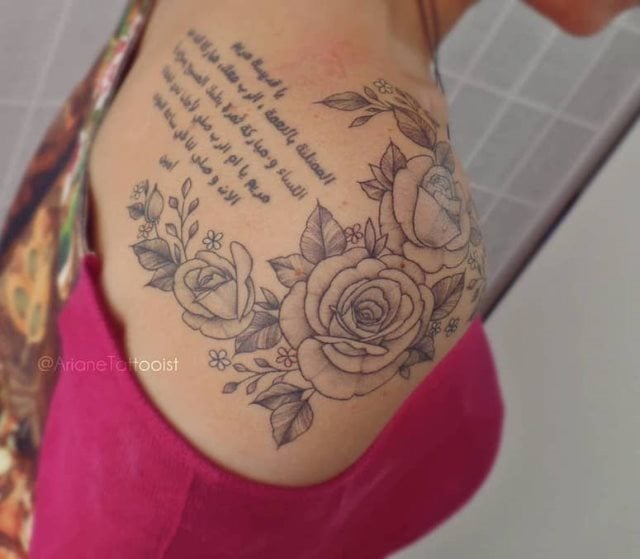 tattoo feminin pour epaule 136