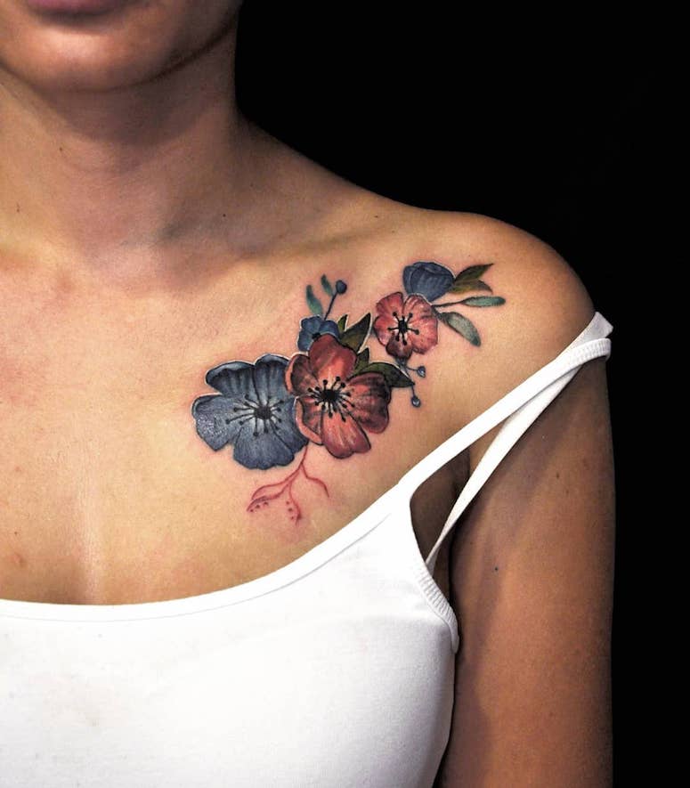 tattoo feminin pour epaule 153