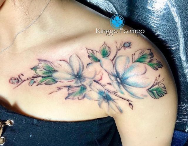 tattoo feminin pour epaule 184