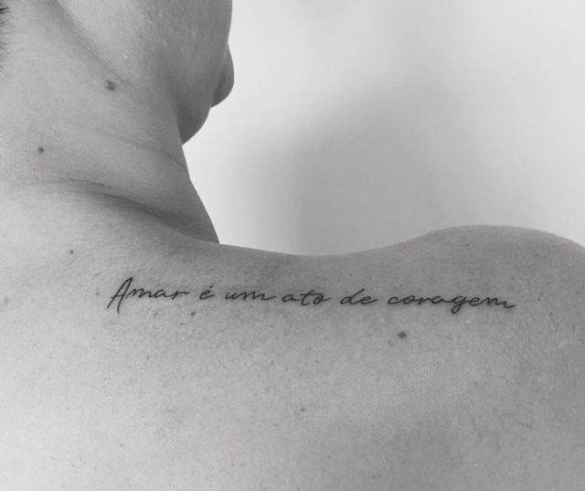 tattoo feminin pour epaule 216