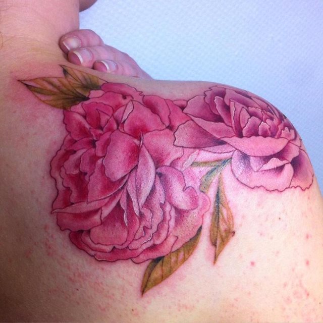 tattoo feminin pour epaule 222