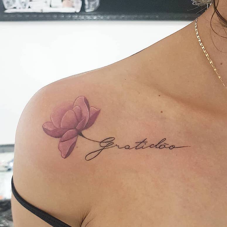 tattoo feminin pour epaule 71