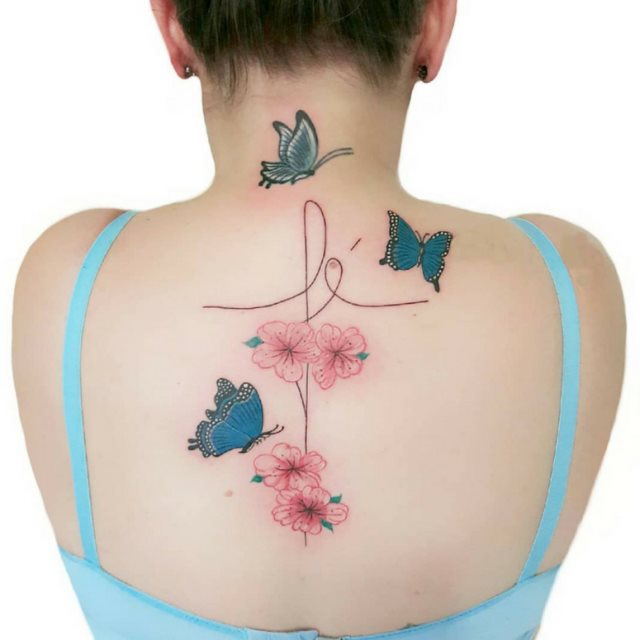 tattoo feminin pour nuque 30