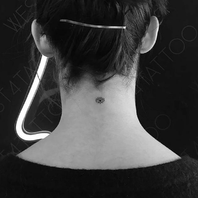 tattoo feminin pour nuque 42