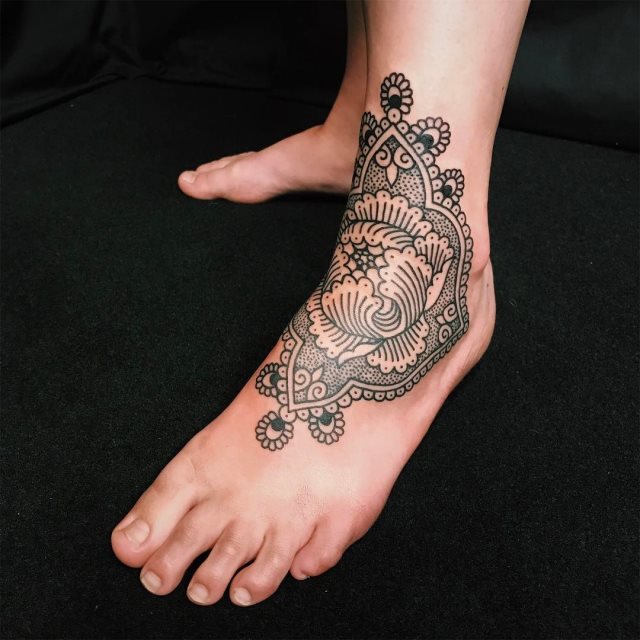 tattoo feminin pour pied 06