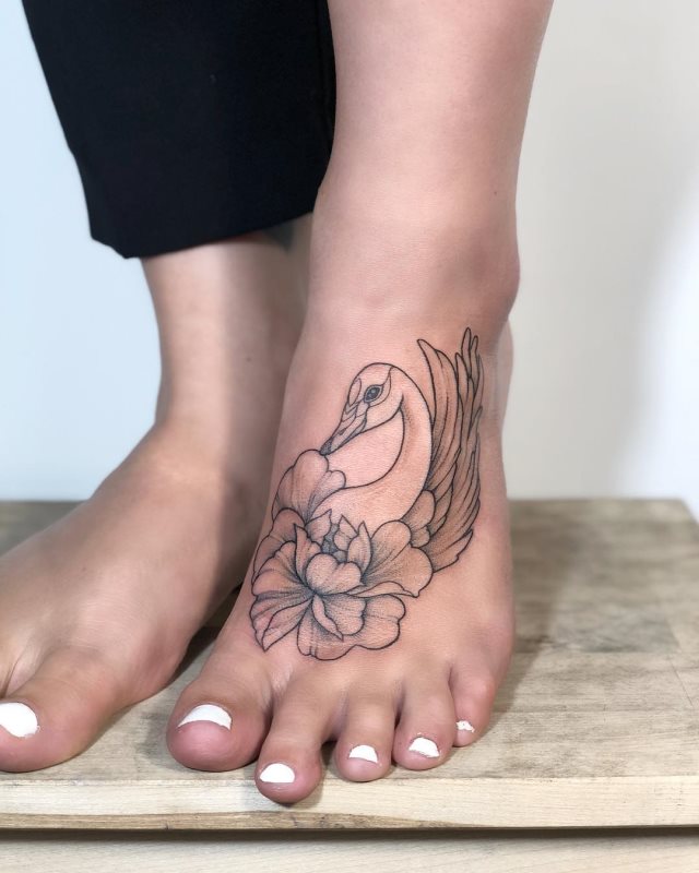 tattoo feminin pour pied 100
