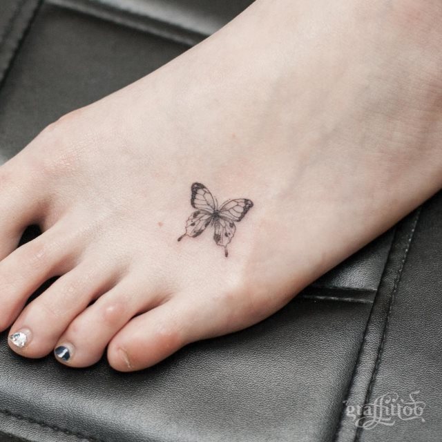 tattoo feminin pour pied 16