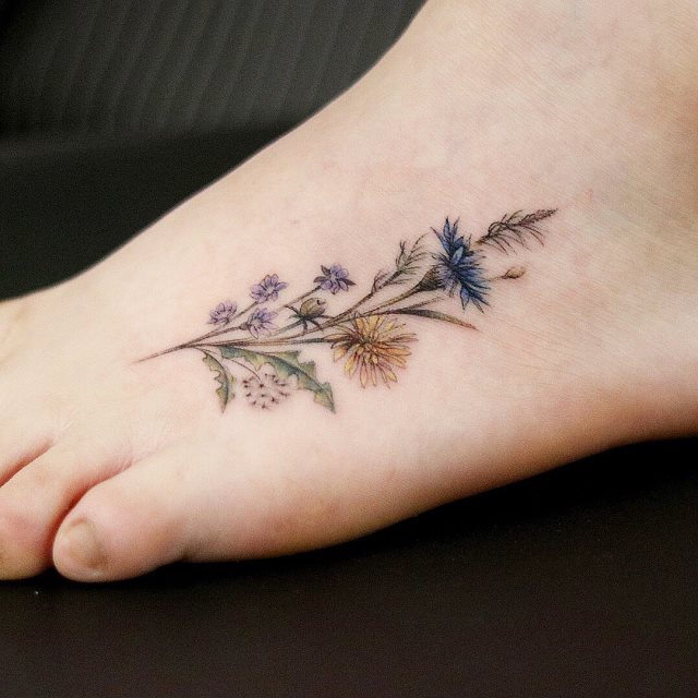 tattoo feminin pour pied 17