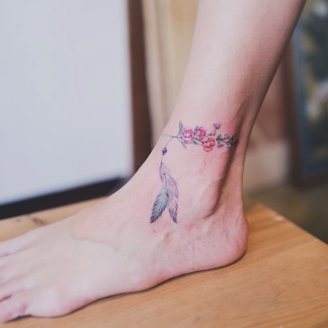 tattoo feminin pour pied 27