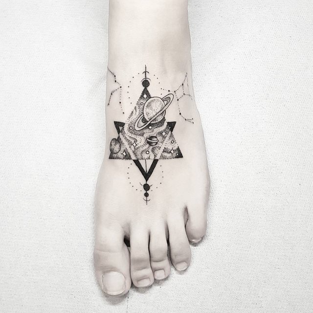 tattoo feminin pour pied 35