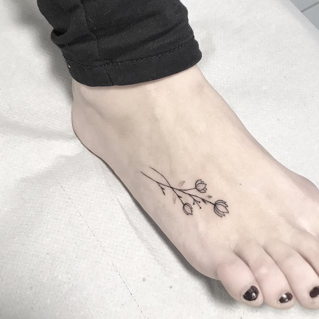 tattoo feminin pour pied 36