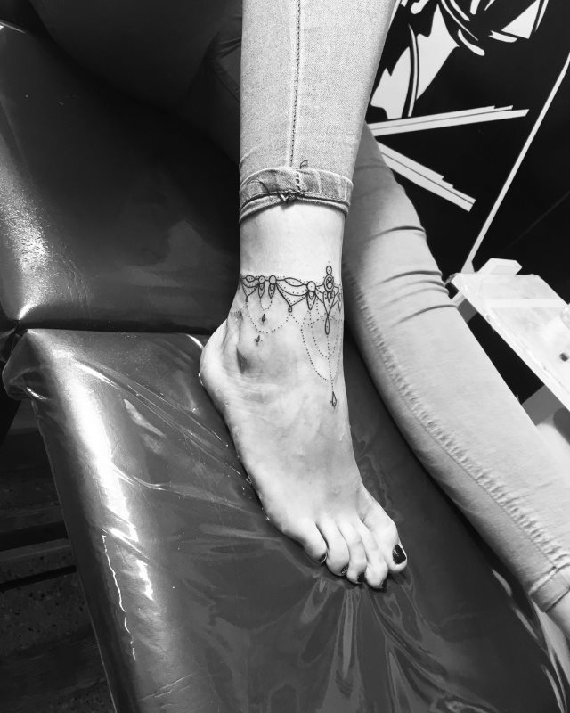 tattoo feminin pour pied 37