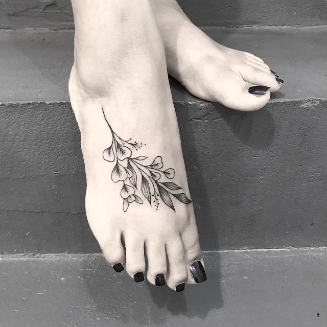 tattoo feminin pour pied 39