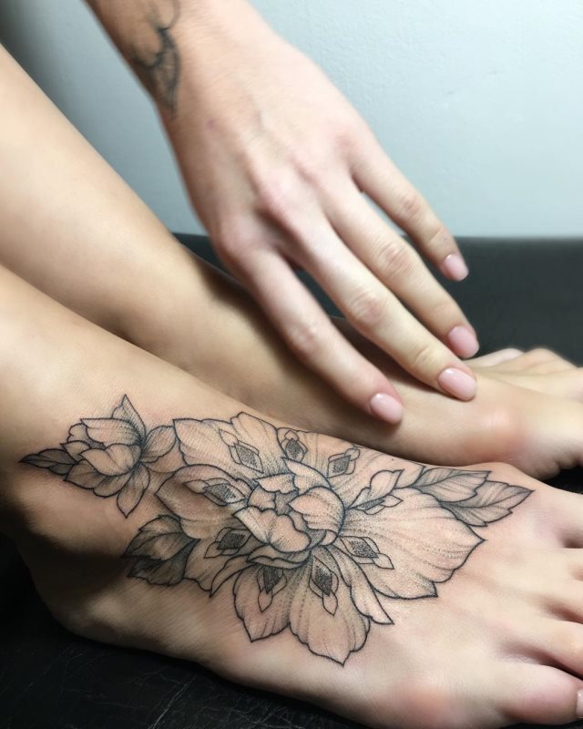 tattoo feminin pour pied 44