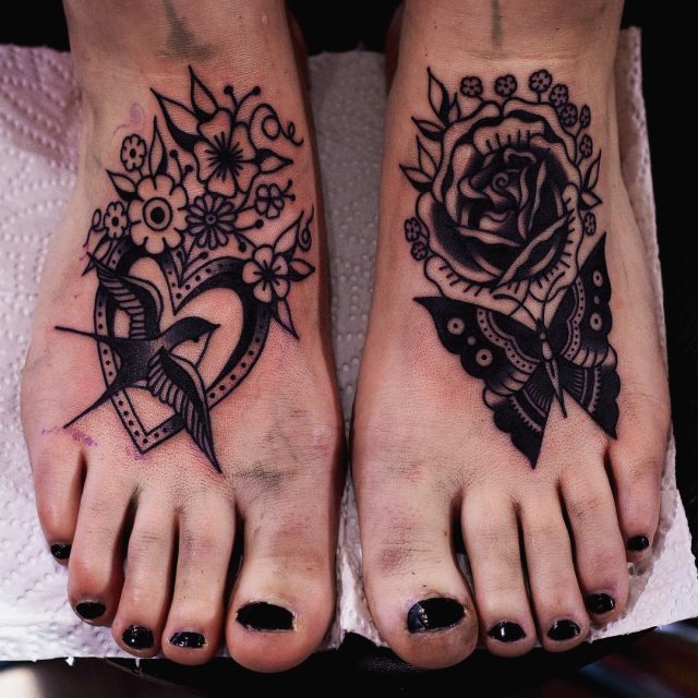 tattoo feminin pour pied 47