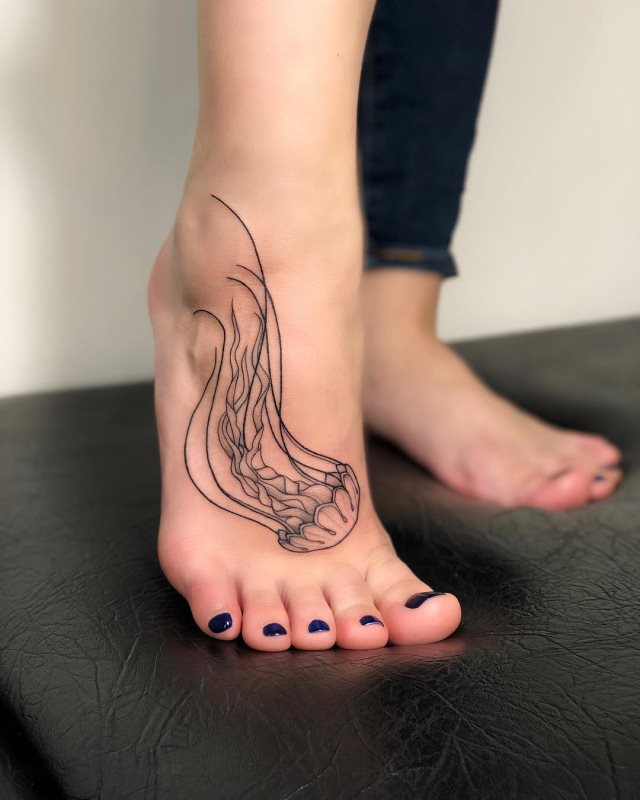 tattoo feminin pour pied 55